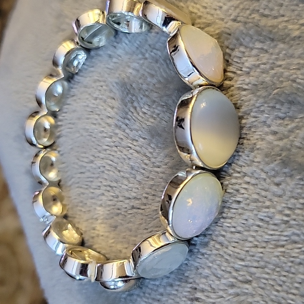 Silver bracelet white faceted stones  circles on top silver circles in Back EUC… - Picture 3 of 7